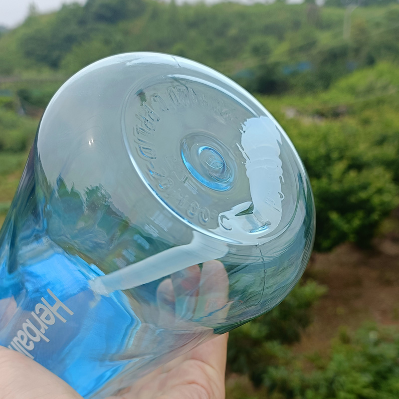 Botella de agua de plástico de - Nutrition Sports Fitness reseña y precio